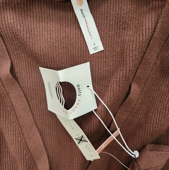 - Daily Practice by Anthropologie Slim V-Neck Dress Size s - Picture 9 of 9